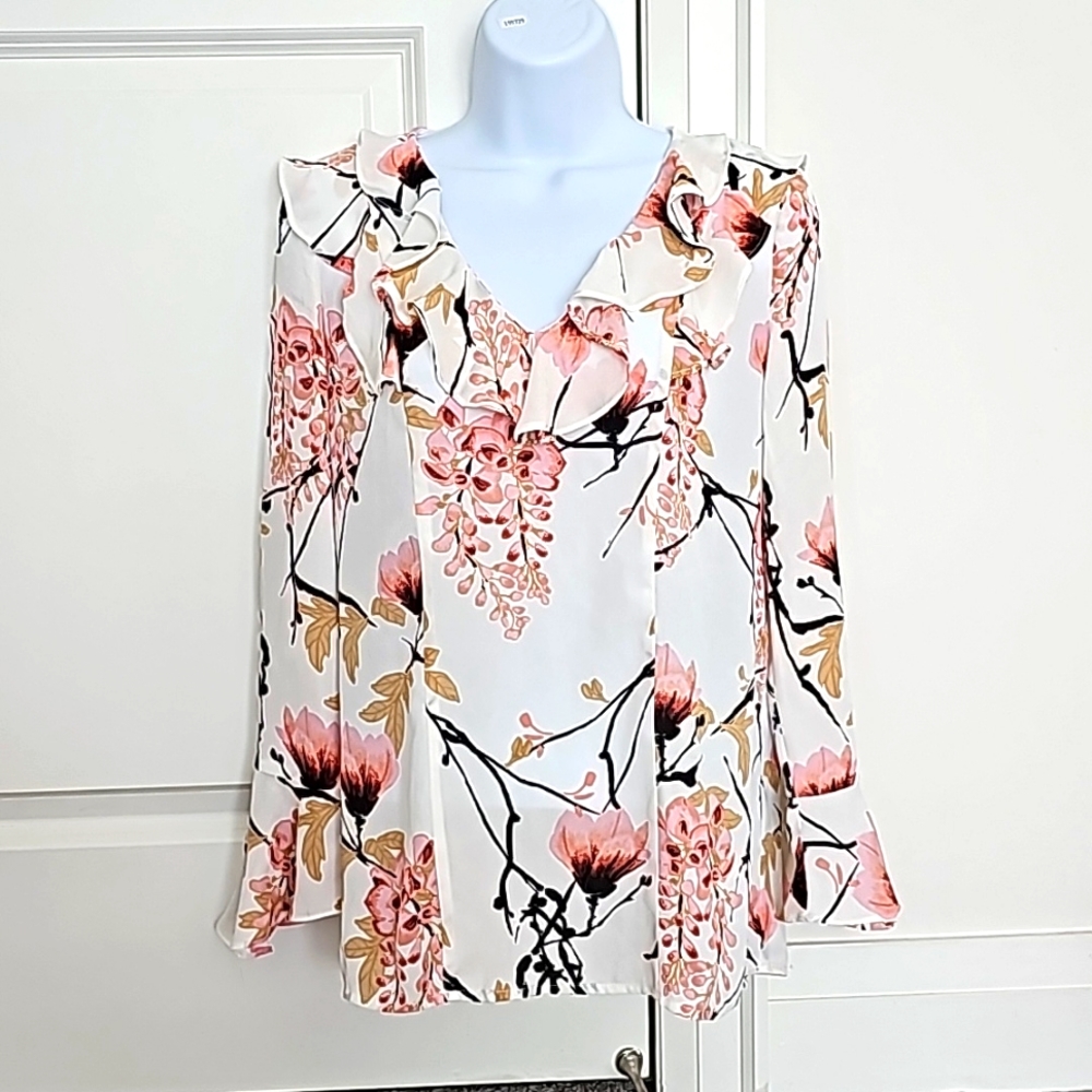 Floral printed crêpe V-neck blouse